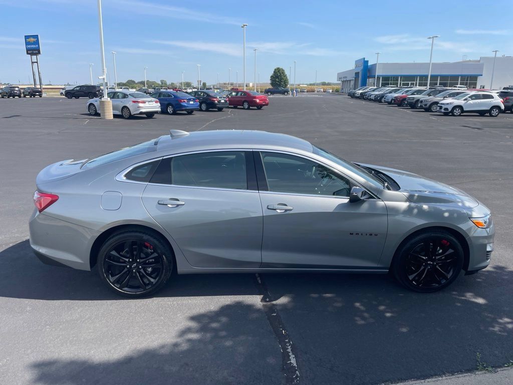 Used 2025 Chevrolet Malibu LT FWD image 6