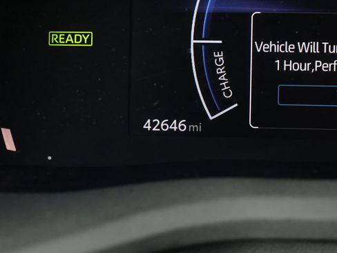 Used 2025 Toyota Camry LE AWD/4WD image 5