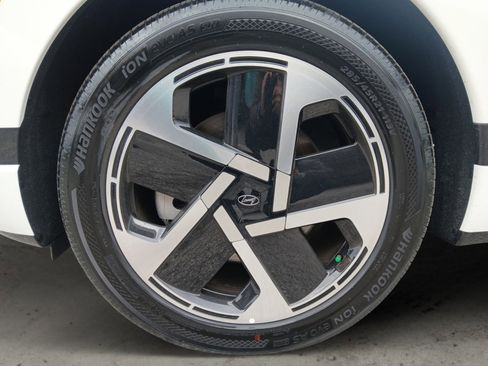 New 2026 Hyundai Ioniq 9 Calligraphy image 14