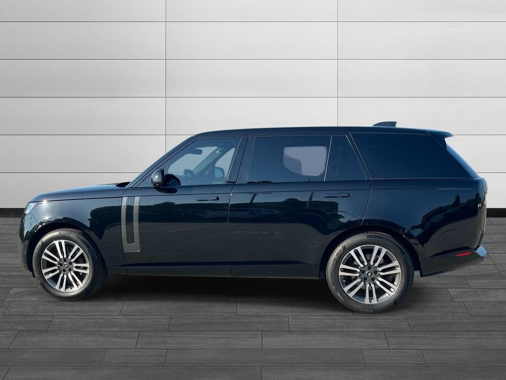 Used 2024 Land Rover Range Rover Long Wheelbase SE AWD/4WD image 2