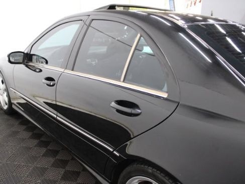 Used 2005 Mercedes-Benz C 230 Sedan image 9
