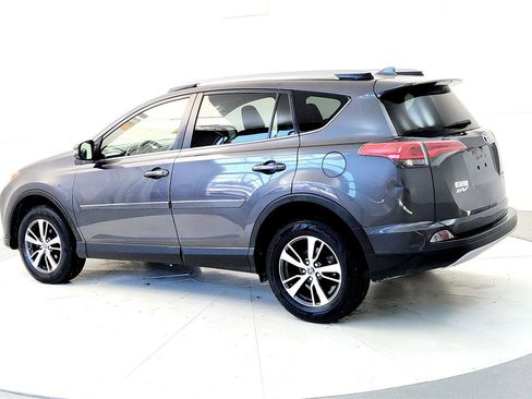 Used 2018 Toyota RAV4 XLE image 4