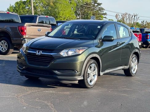 Used 2018 Honda HR-V LX image 2