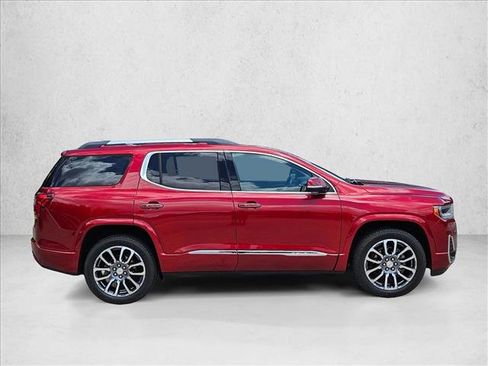 Used 2021 GMC Acadia Denali w/ Denali Technology Package FWD image 4