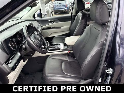 Used 2024 Kia Carnival LX image 14