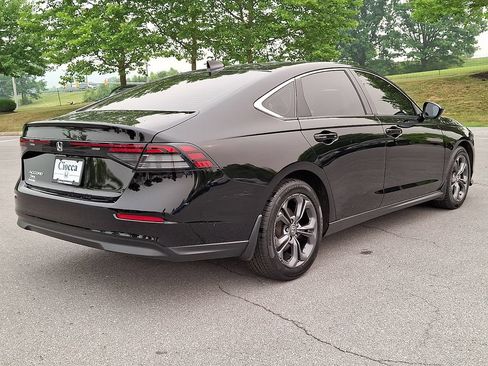 Used 2023 Honda Accord EX image 9