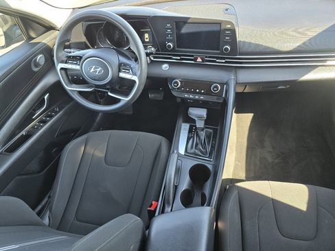 Used 2022 Hyundai Elantra SEL FWD image 20
