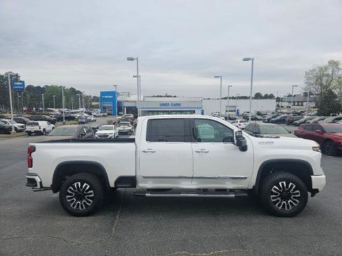 Used 2025 Chevrolet Silverado 2500 High Country w/ High Country Premium Package AWD/4WD image 45
