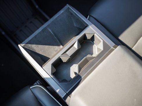 Used 2025 Tesla Cybertruck AWD Crew Cab image 32