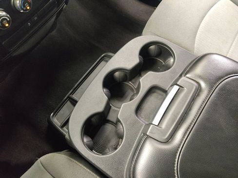 Used 2021 RAM 1500 Classic SLT image 26