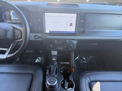 Certified 2022 Ford Bronco Badlands w/ Sasquatch Package image 3