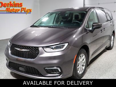 Used 2023 Chrysler Pacifica Touring-L