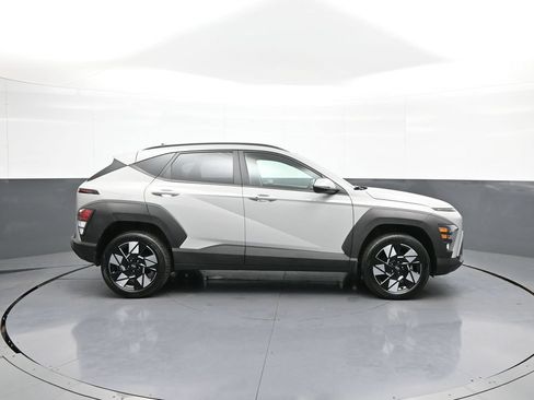 Certified 2025 Hyundai Kona SEL AWD/4WD image 5