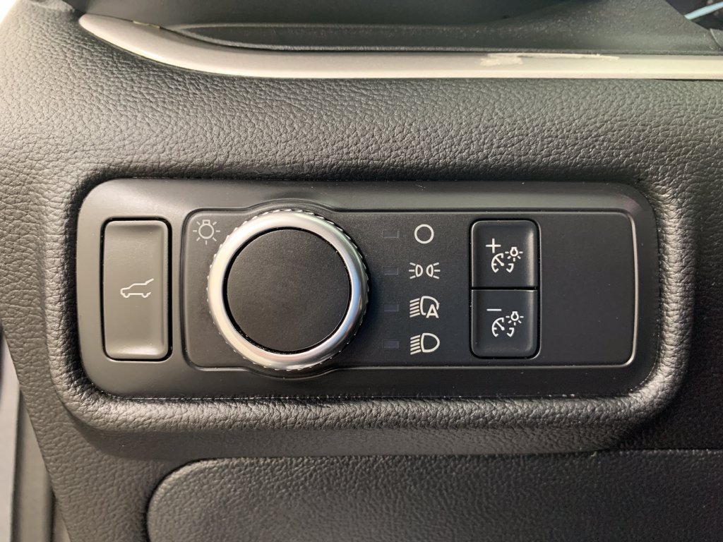 Used 2022 Ford Explorer XLT AWD/4WD image 25