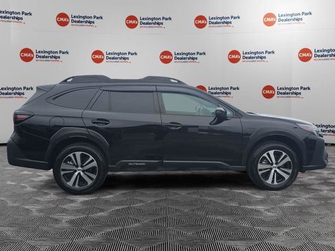 Used 2025 Subaru Outback Premium image 8