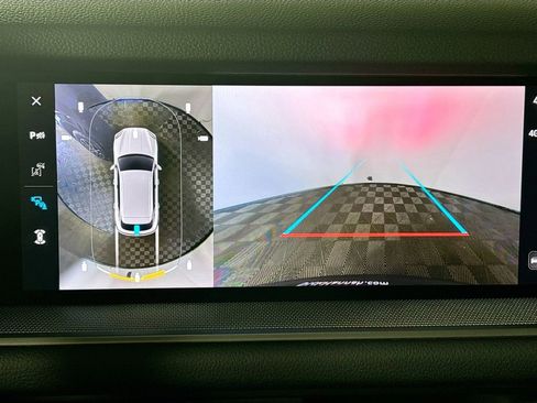 Used 2024 Porsche Cayenne w/ Premium Package Plus (PFM) image 17