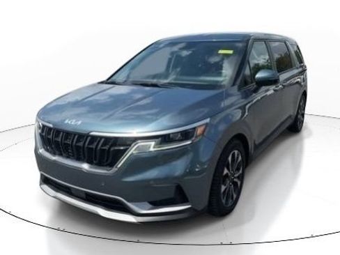 Used 2023 Kia Carnival EX FWD image 5