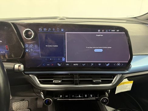 Used 2024 Chevrolet Equinox EV LT FWD image 20