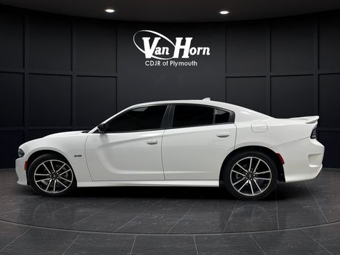 Used 2023 Dodge Charger R/T w/ Plus Group RWD image 4