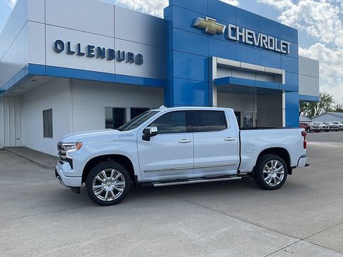 New 2026 Chevrolet Silverado 1500 High Country w/ High Country Premium Package AWD/4WD image 1