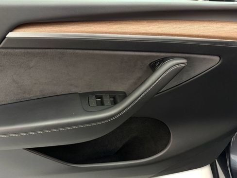 Used 2024 Tesla Model Y Performance AWD/4WD image 11
