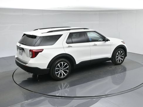 Used 2022 Ford Explorer ST-Line RWD image 47