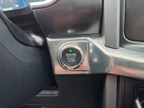 Used 2022 Ford F150 Lariat AWD/4WD image 30