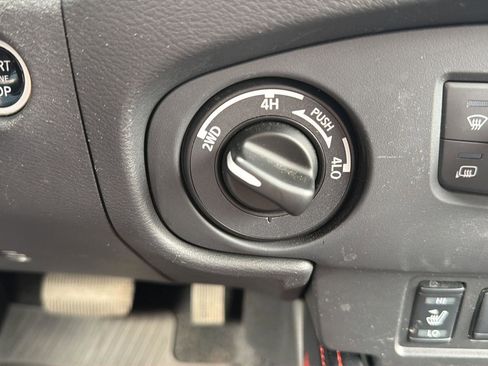 Used 2024 Nissan Frontier PRO-4X w/ Pro Convenience Package AWD/4WD image 12