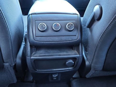 Used 2016 GMC Acadia SLE image 17