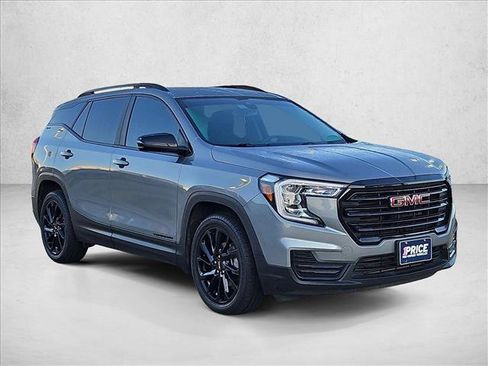 Used 2024 GMC Terrain SLE w/ Elevation Edition FWD image 3