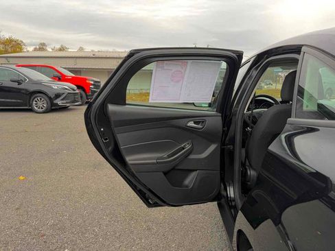 Used 2017 Ford Focus SE image 15