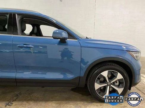 Used 2025 Volvo XC40 B5 Plus image 96