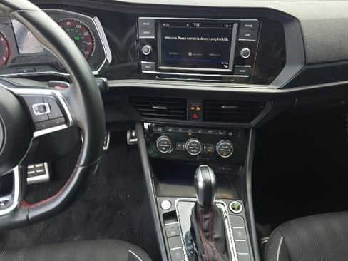 Used 2020 Volkswagen Jetta GLI FWD image 4