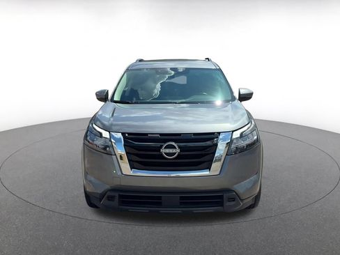 Used 2025 Nissan Pathfinder SV FWD image 4