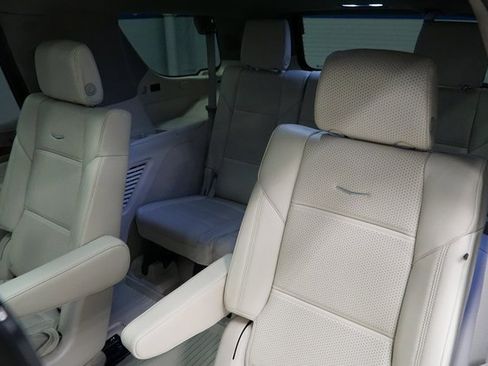 Used 2024 Cadillac Escalade Sport Platinum w/ LPO, ONYX Package image 23