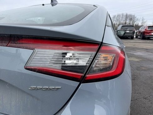 Used 2023 Honda Civic Sport image 9