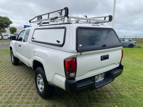 Used 2022 Toyota Tacoma SR RWD image 5
