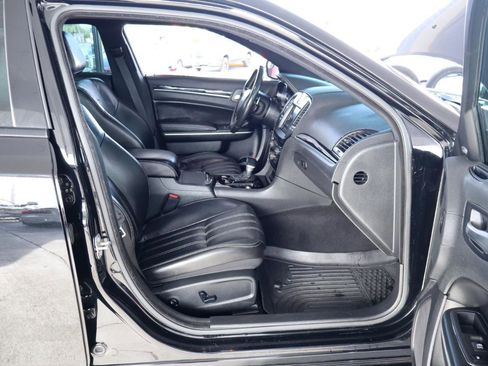 Used 2020 Chrysler 300 S RWD image 36