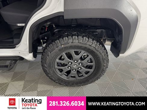 New 2026 Toyota 4Runner SR5 AWD/4WD image 15