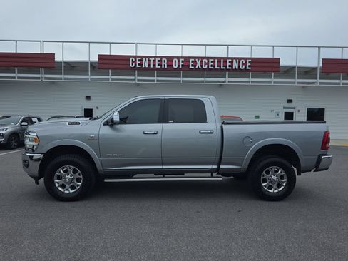 Used 2022 RAM 2500 Laramie AWD/4WD image 3