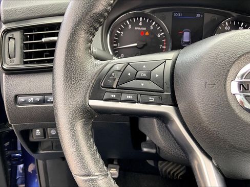 Used 2020 Nissan Rogue SV FWD image 23