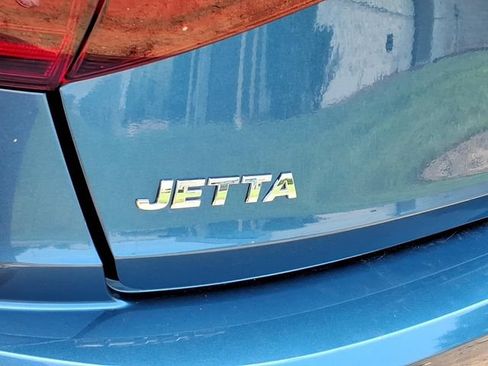 Used 2020 Volkswagen Jetta SE w/ SE Cold Weather Package FWD image 10