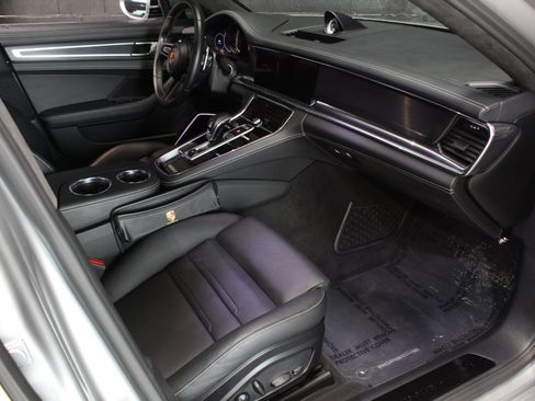 Used 2022 Porsche Panamera GTS AWD/4WD image 57