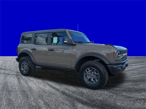 New 2025 Ford Bronco Badlands image 2