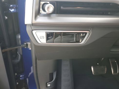 New 2026 Cadillac Vistiq Sport image 33