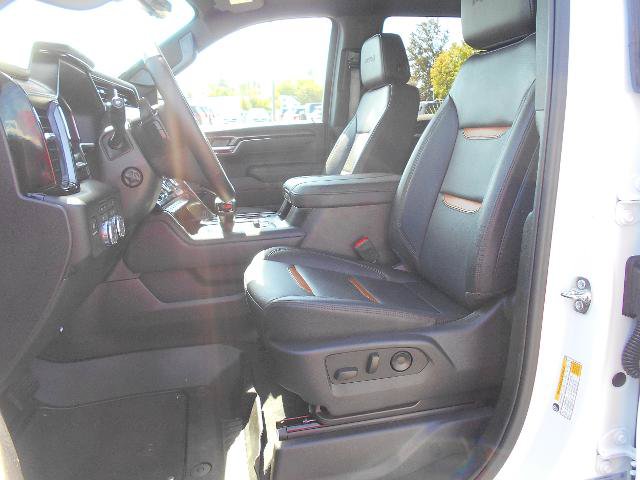 Used 2025 GMC Sierra 1500 AT4 w/ AT4 Premium Package AWD/4WD image 12
