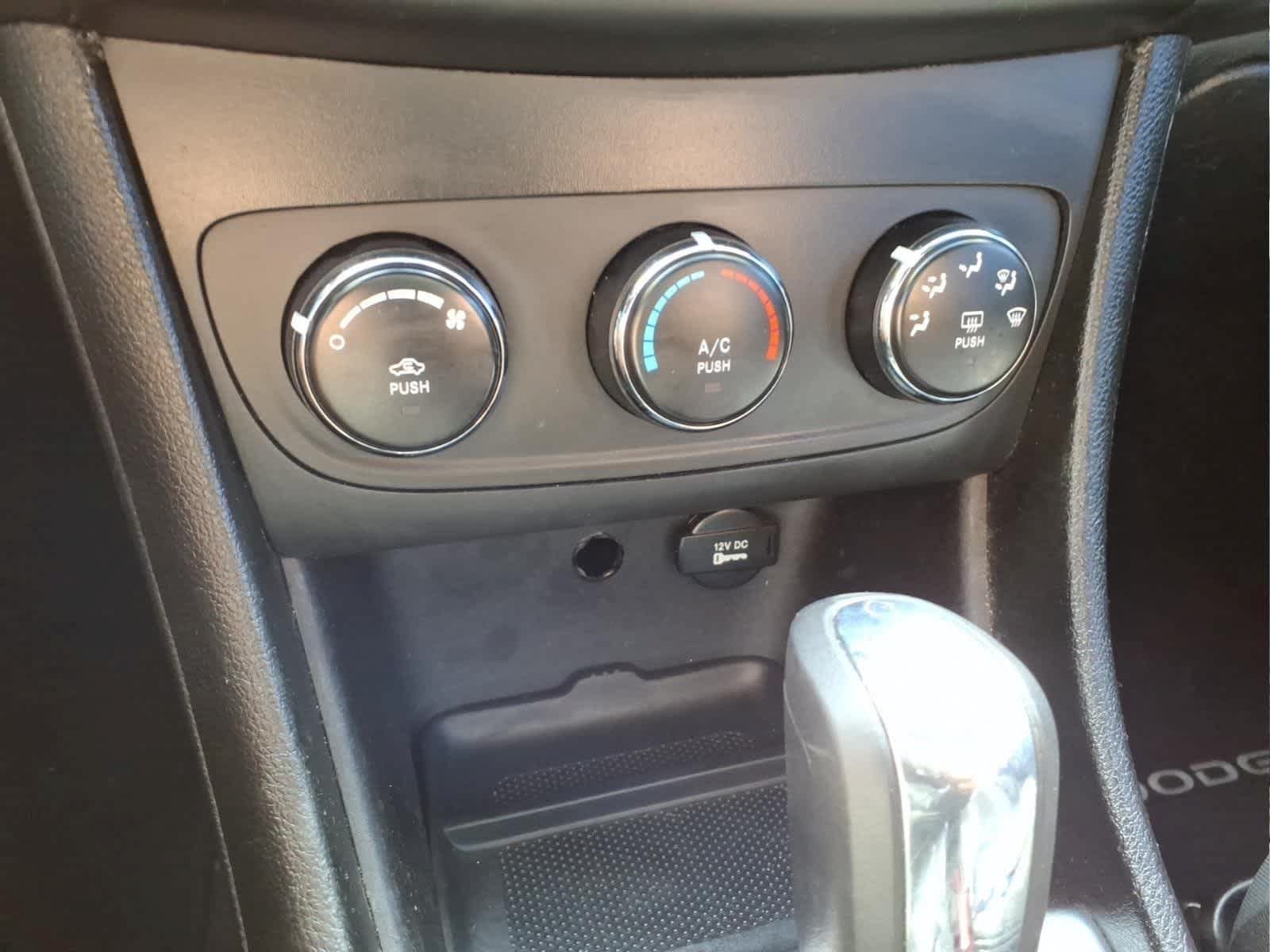 Used 2013 Dodge Avenger SE FWD image 19