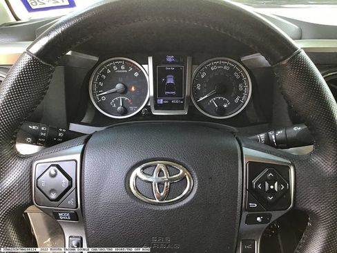 Used 2022 Toyota Tacoma SR5 RWD image 9