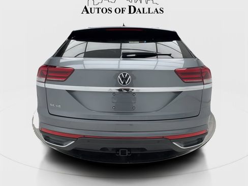 Used 2023 Volkswagen Atlas Cross Sport SE w/ Panoramic Sunroof Package FWD image 9
