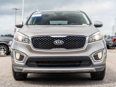 Used 2017 Kia Sorento EX FWD image 2